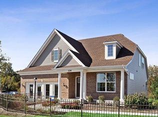 124 Barry Rd, South Elgin, IL 60177