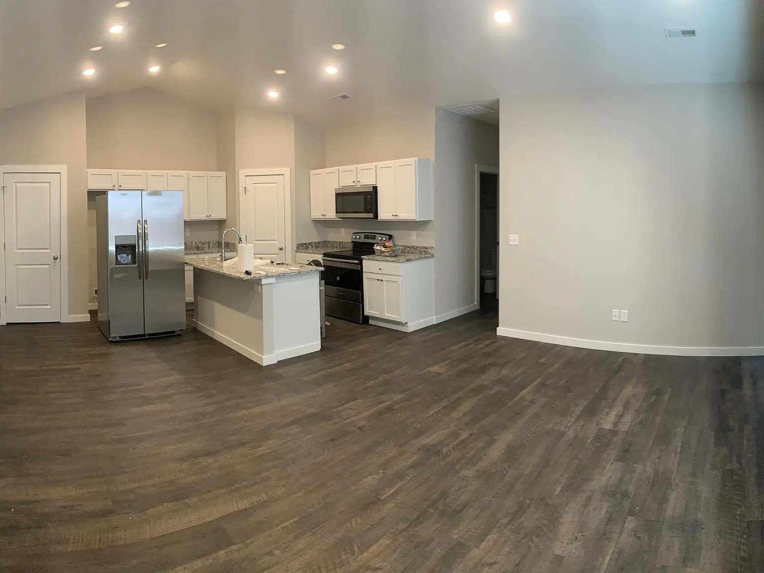 3 bed, 1224 sqft, $1,695 — Photo 2