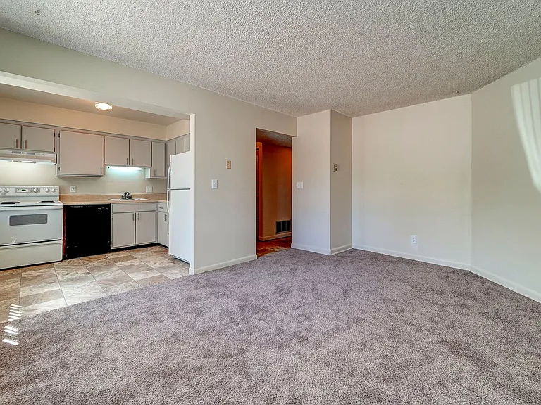 1455 Manitou Blvd — Photo 6