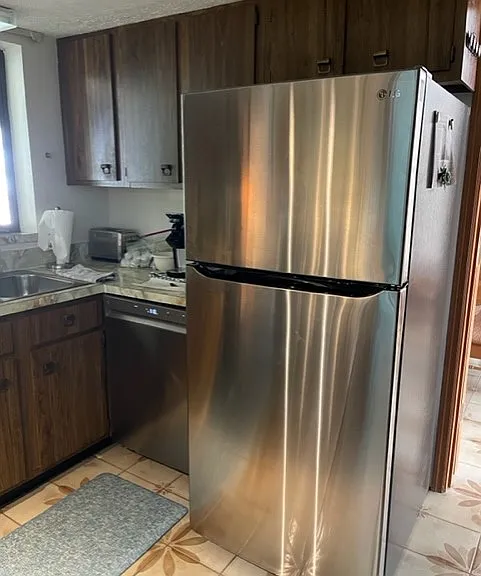 629 Madrid Ave — Photo 10
