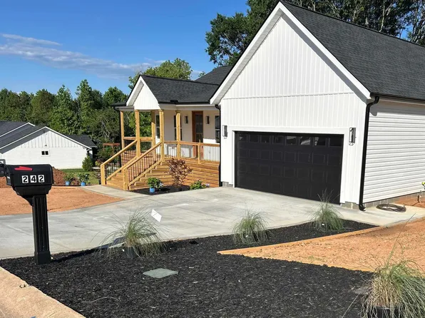 242 Queensbury Way, Spartanburg, SC 29302