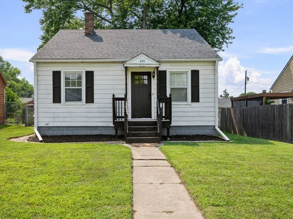 433 51st St, Moline, IL 61265