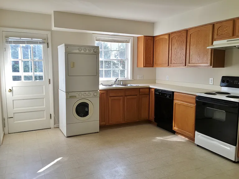 1204 William St — Photo 10