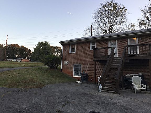 3rd image of 1656 Shady Knoll Ave #Ab