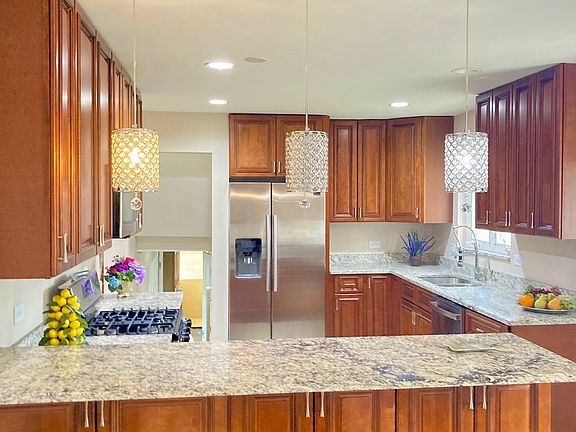 3rd image of 20W309 S Frontage Rd