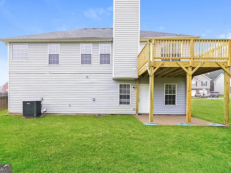 1204 Redbud Ct — Photo 17