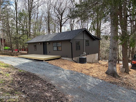 2nd image of 95 Bruin Rd