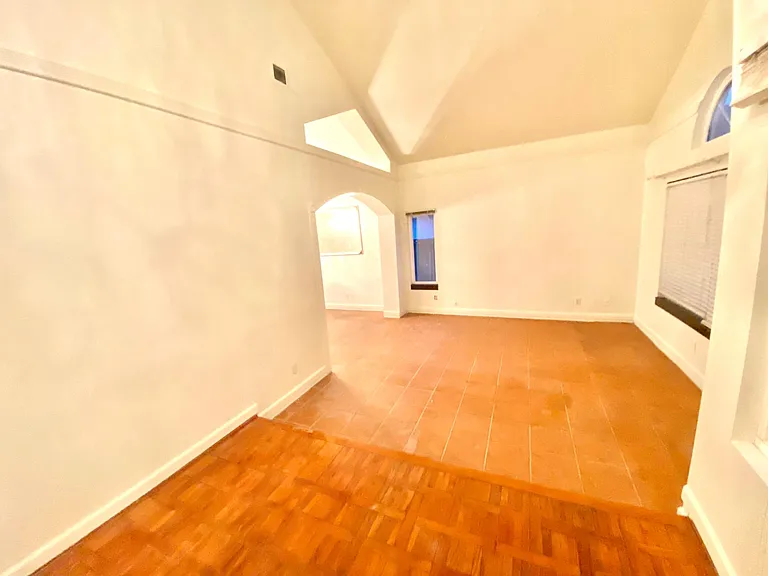 12900 Pan Am Blvd — Photo 6