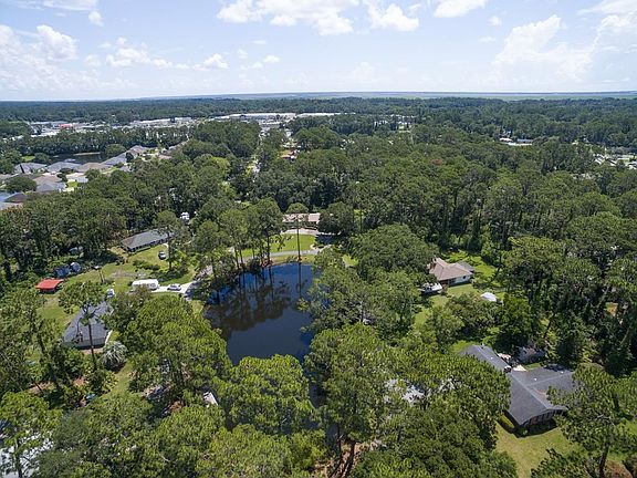 3rd image of 393 Lake Circle Dr