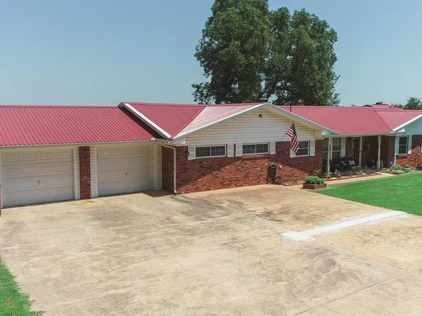 804 North St, Maysville, OK 73057