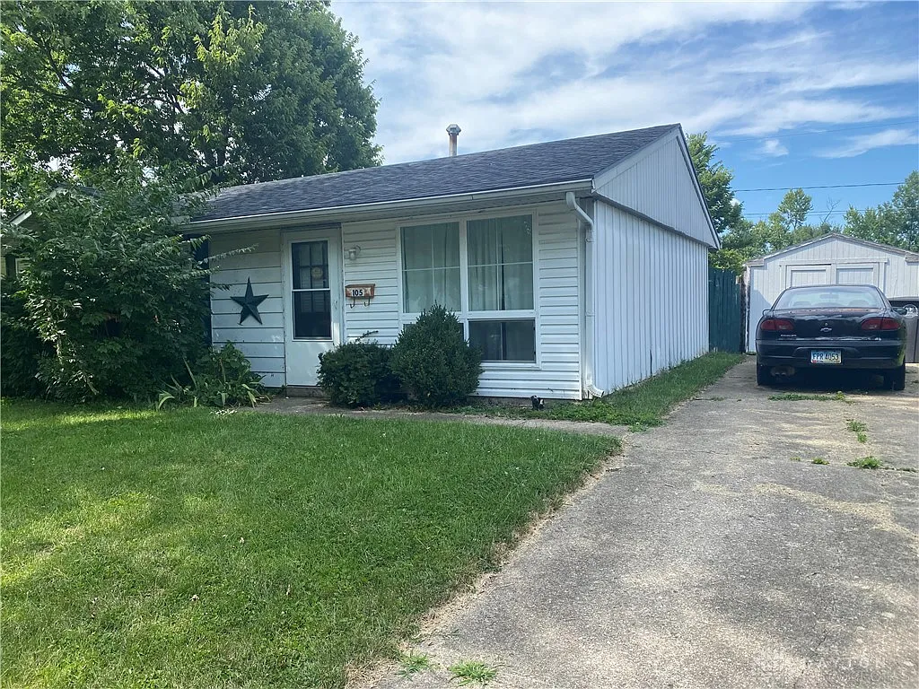 105 Cosmos Dr photo 1