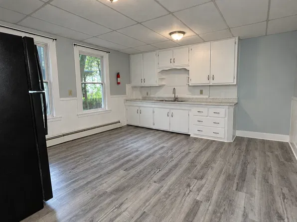 49 Western Ave APT 102, Biddeford, ME 04005