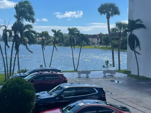 445 NE 195th St APT 226, Miami, FL 33179