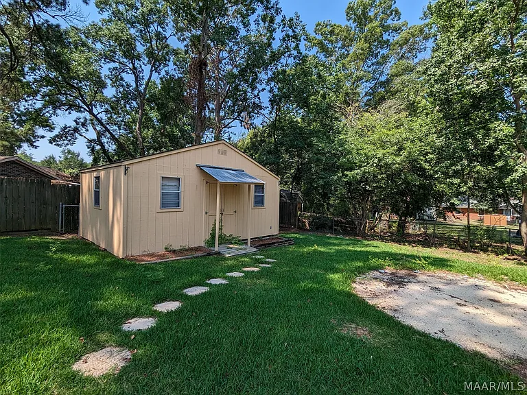 3318 Habersham Rd — Photo 16