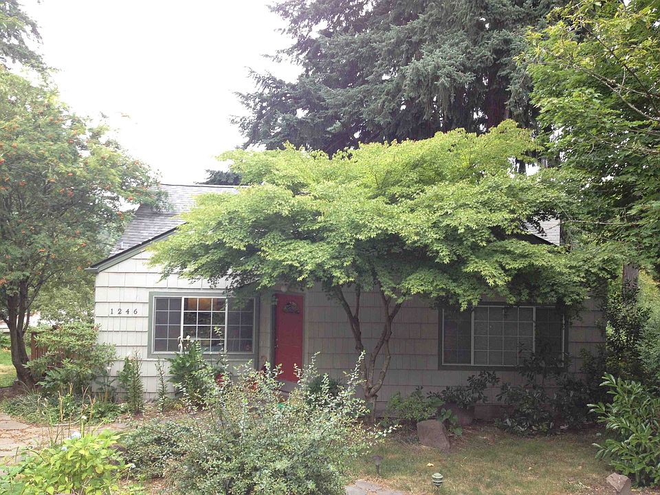 2nd image of 1246 NE 104th St