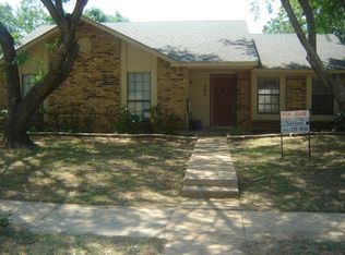 141 Kingsbridge Dr, Garland, TX 75040