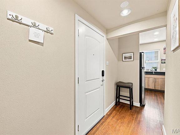 5th image of 5625 Pershing Ave #11
