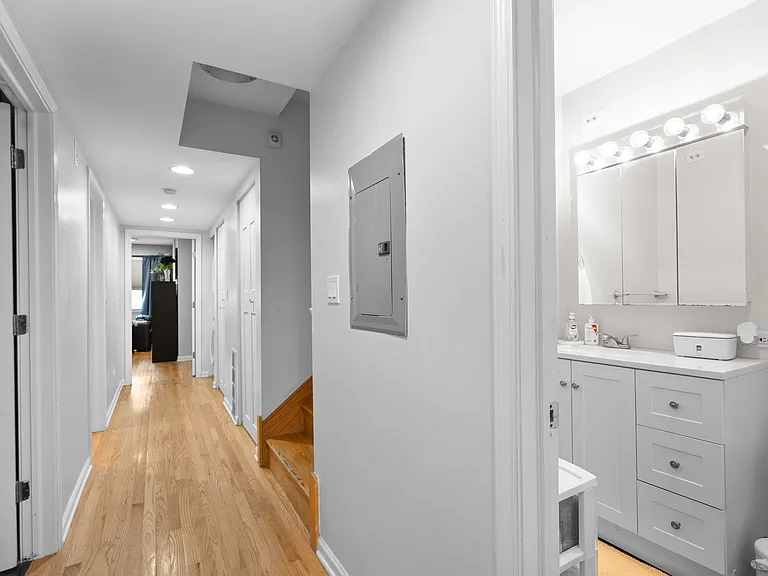 1632 W Blackhawk St #1 — Photo 18