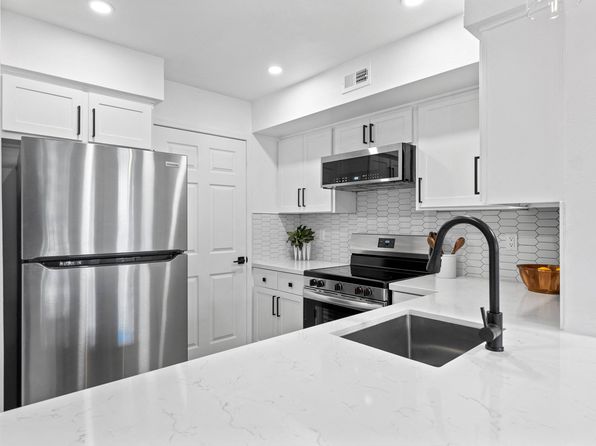 2252 N 44th St APT 1056