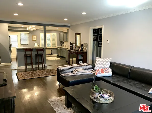 8727 Shoreham Dr APT 2, West Hollywood, CA 90069