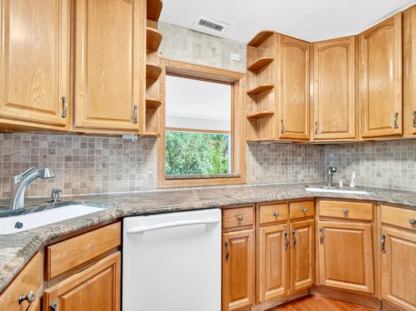 6015 Independence Avenue image 12 of 85