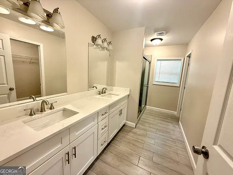1826 Winchester Trl — Photo 12