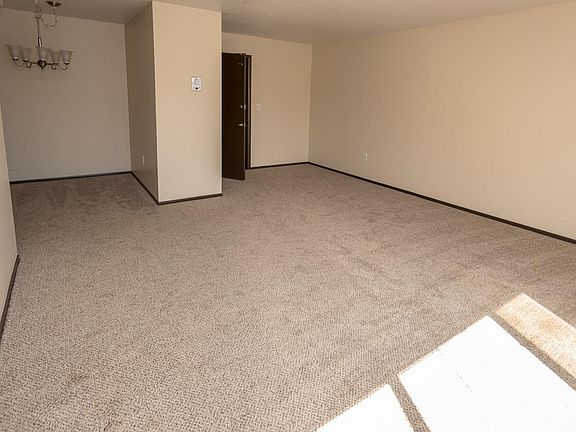 5th image of 1673 Treetop Dr APT 3B