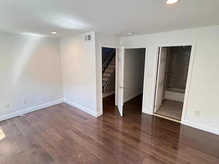 709 S Warnock St — Photo 10