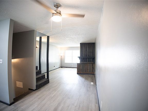 3rd image of 101 Highridge Ct