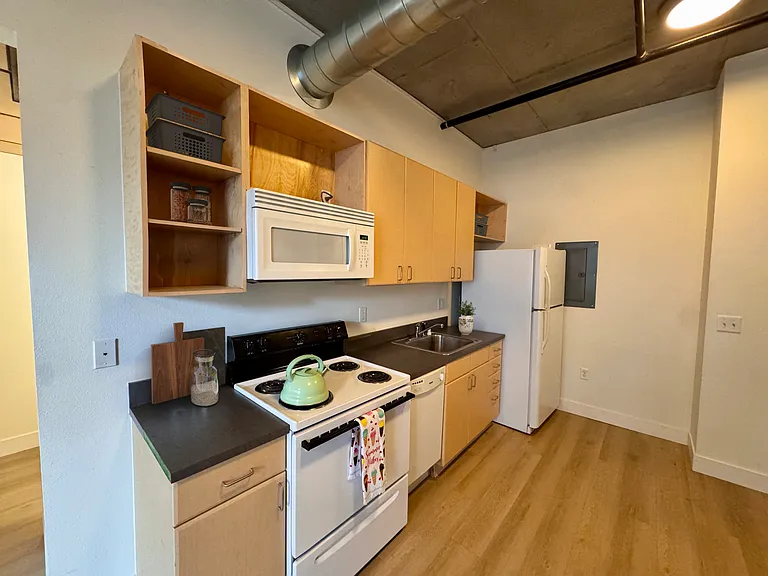 University Lofts — Photo 4
