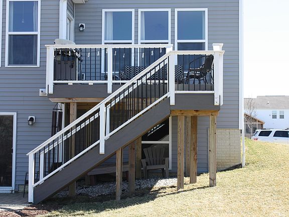 3rd image of 179 Rosscommon Dr