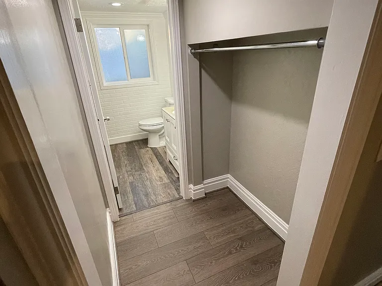 N Colonial Ave E — Photo 11