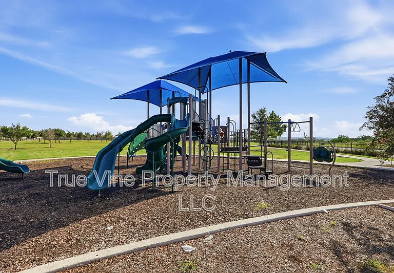 2906 Millikan Dr — Photo 6