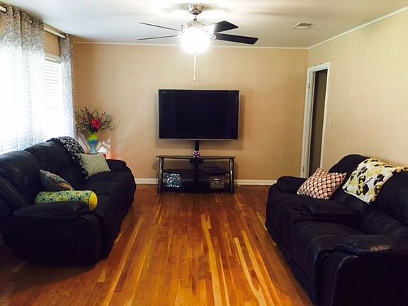 2nd image of 1108 Edwards Blvd