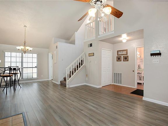 3rd image of 2915 Forest Creek Dr