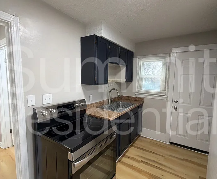 3005 Linwood Ave — Photo 6