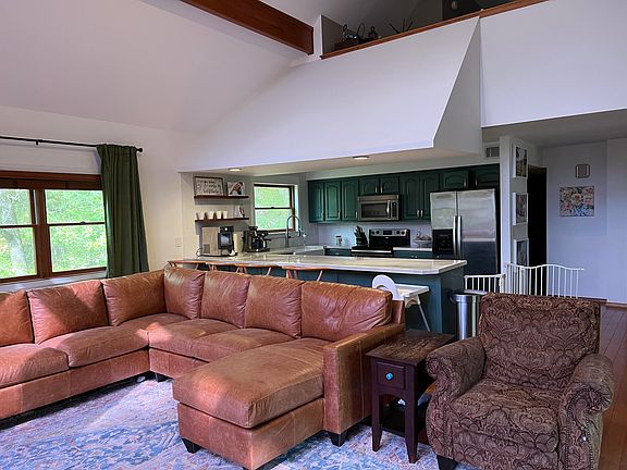 5th image of 990 Country Cove Ln