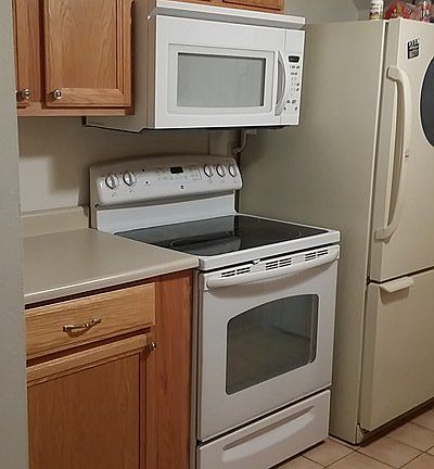 4th image of 8042 N 32nd Ln