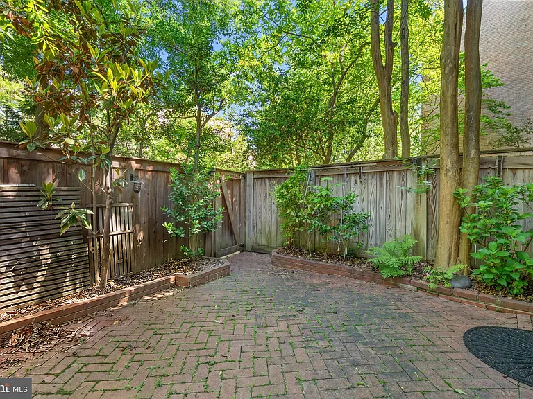 4422 Westover Pl NW — Photo 37