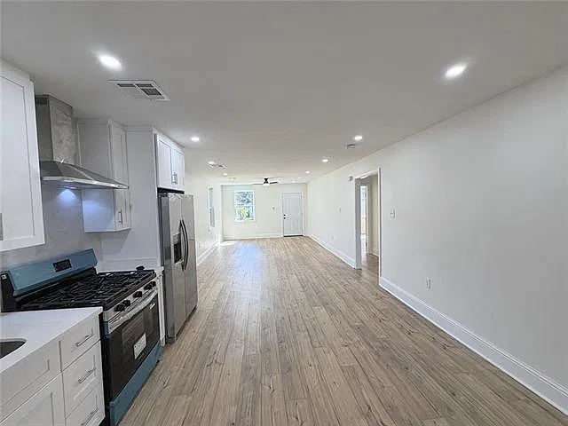 3 bed, 2.0 bath, 1200 sqft, $1,900 — Photo 4