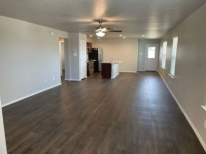 3 bed, 2.0 bath, 1340 sqft, $1,600 — Photo 3