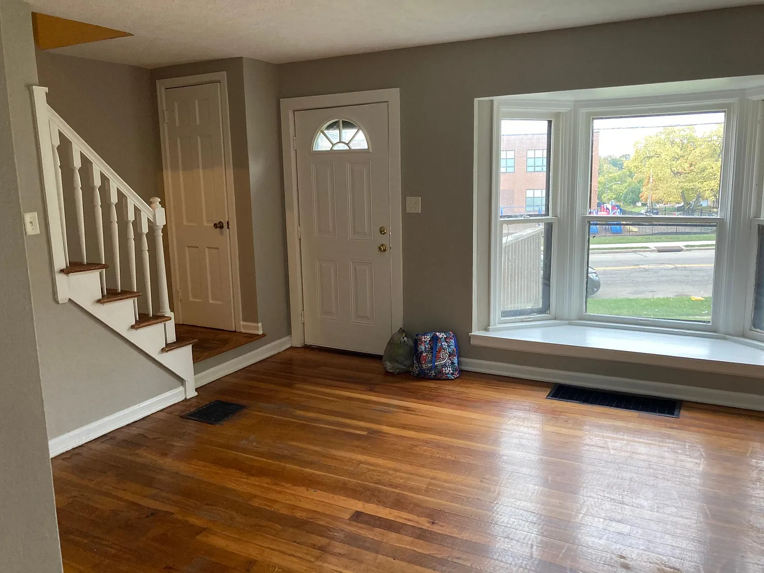 2 bed, 864 sqft, $925 — Photo 3