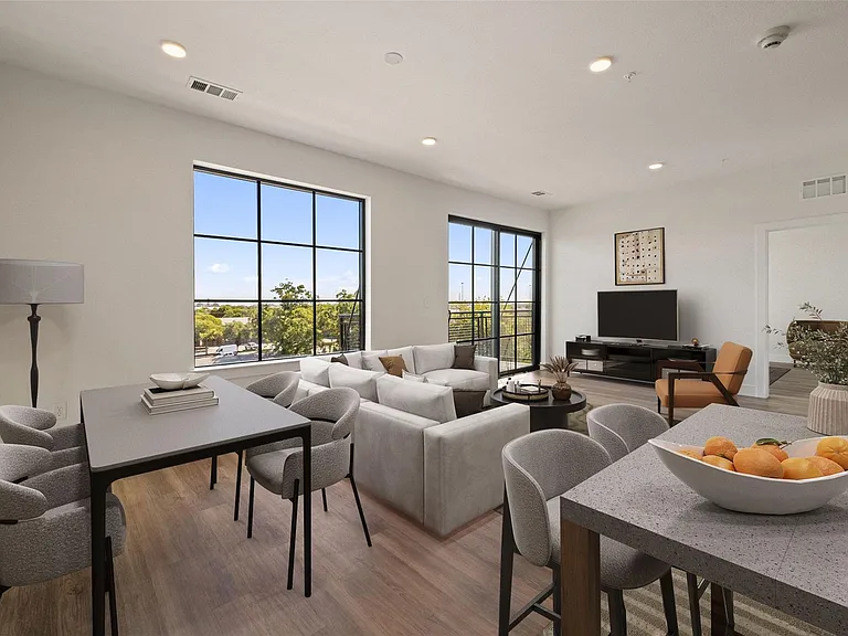 4315 S Congress Ave #428 — Photo 4