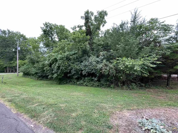 8135 Mike O Vince Rd, Ozawkie, KS 66070