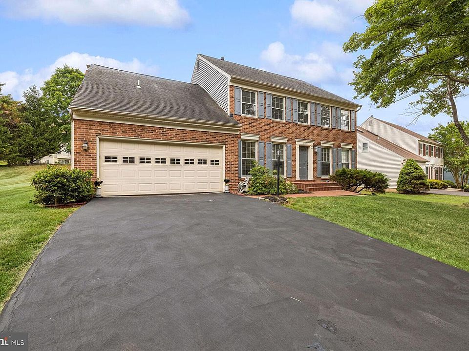 1st image of 14537 Pebblewood Dr