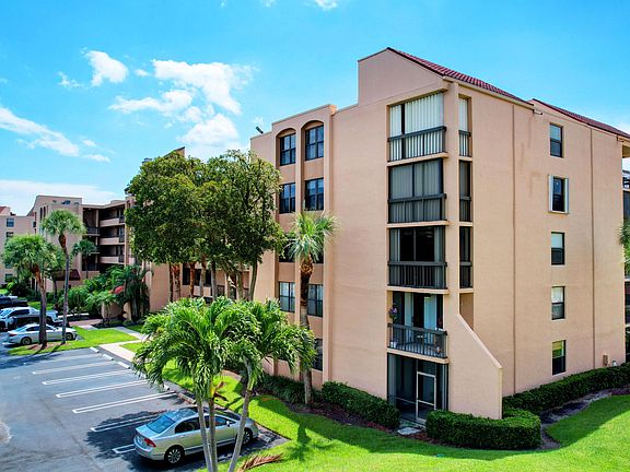 2nd image of 950 Egret Circle #5110