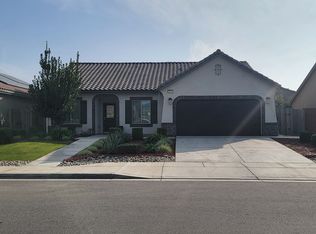 5805 Empress Tree Dr, Bakersfield, CA 93313