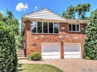 246-11 52nd Ave, Little Neck, NY 11362