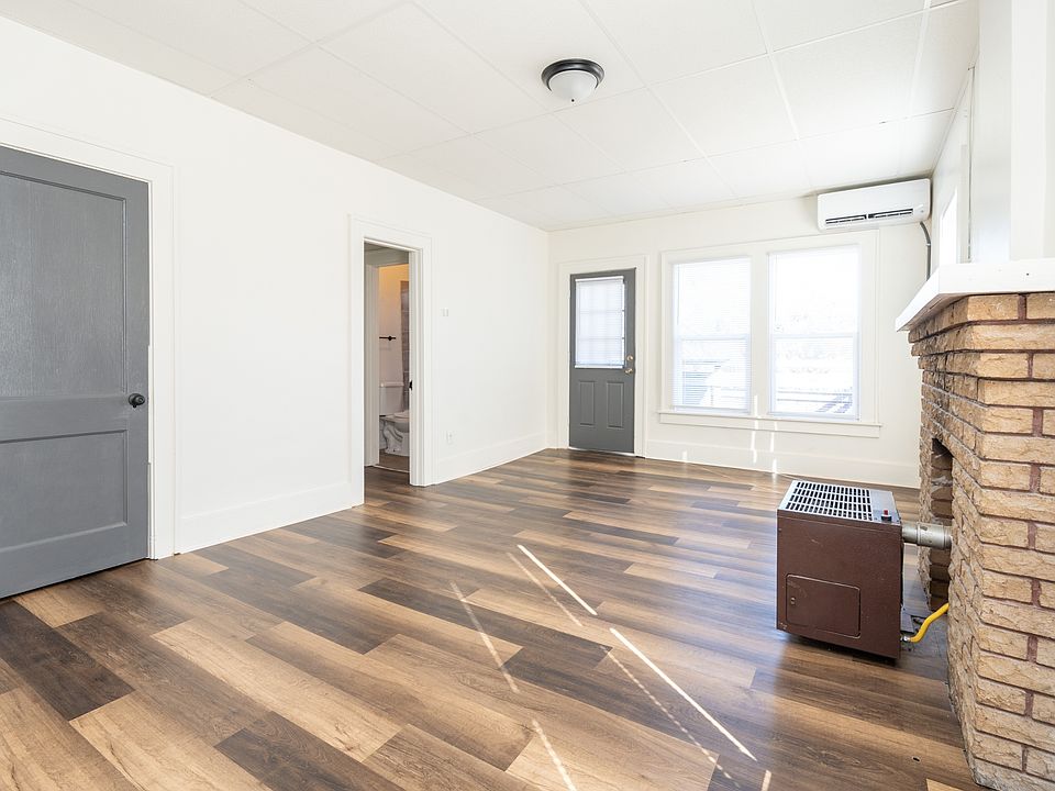 1st image of 423 N Emporia Ave #11281596