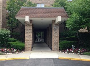 1280 Rudolph Rd APT 1B, Northbrook, IL 60062
